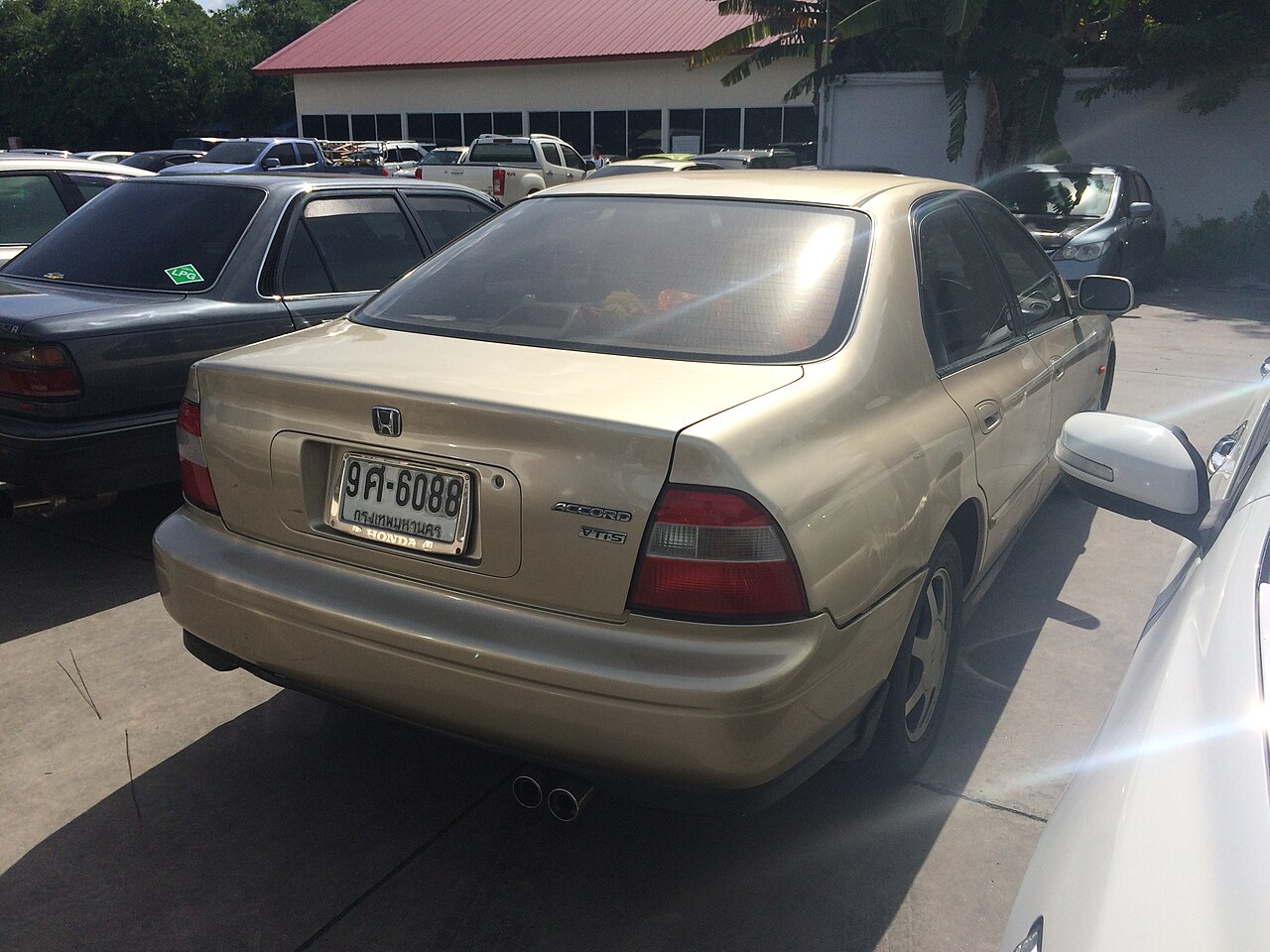 Honda Accord Cielo tampak belakang