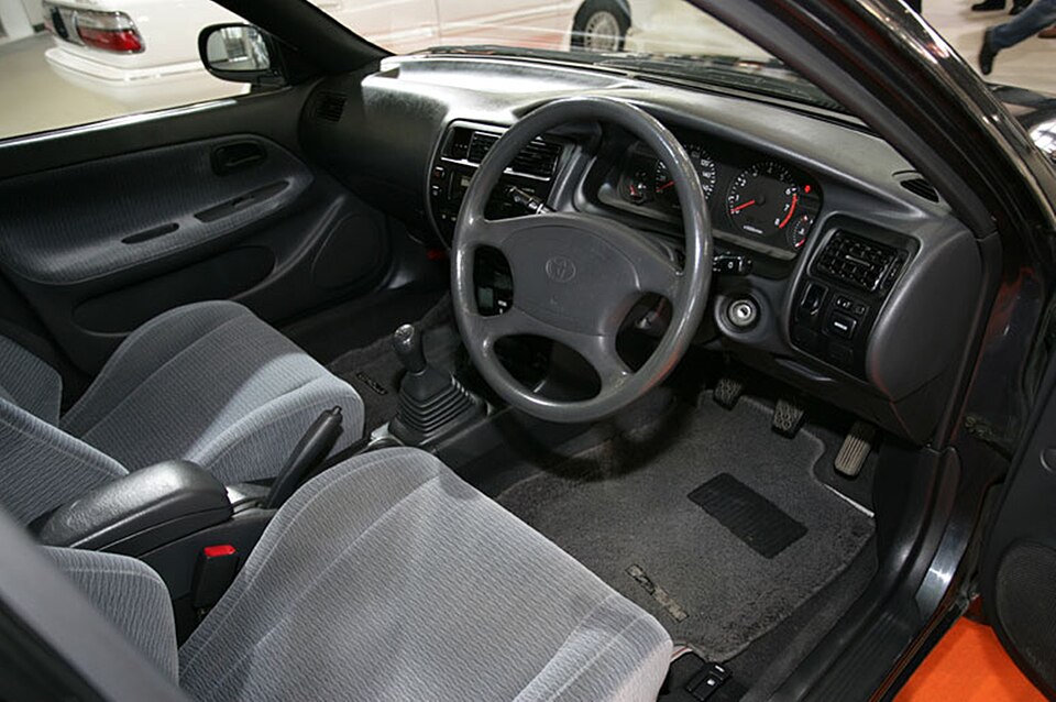 Interior Toyota Corolla E100