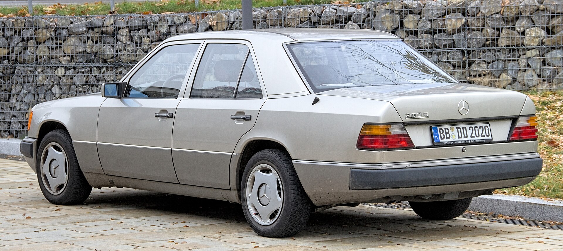 Mercedes-Benz W124 Mercy Boxer